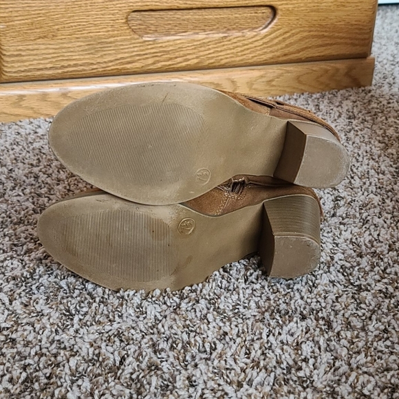 Knee high boots 👢 - Picture 4 of 4